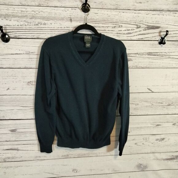 "Jos.A.Bank" woman's sweater   - Picture 1 of 6